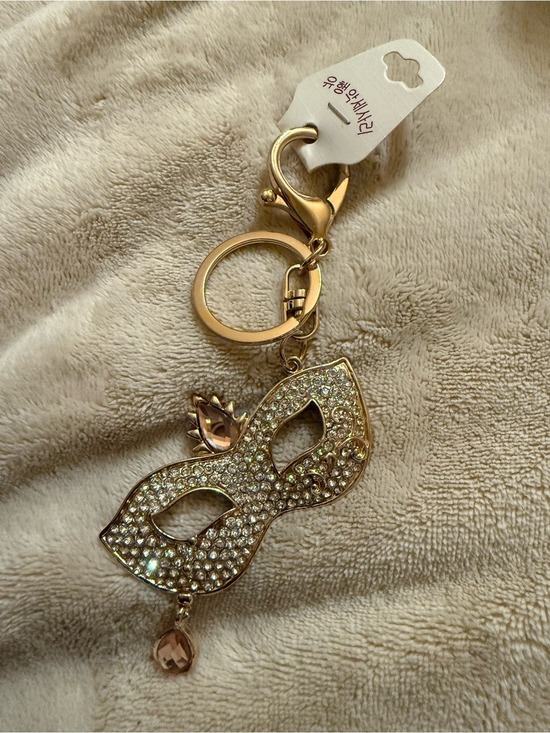 Fashion Jewelry Accessories - Gold Rhinestone Masquerade Mask Keychain - Women Accessories